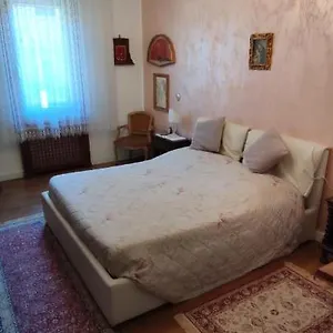 https://laura-veneziana.hotelinveneto.com